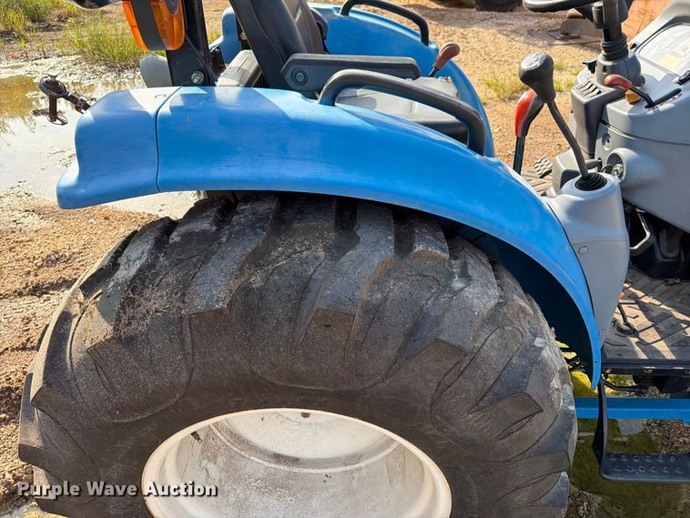 image for item EA7369 2013 LS XR4040 MFWD tractor