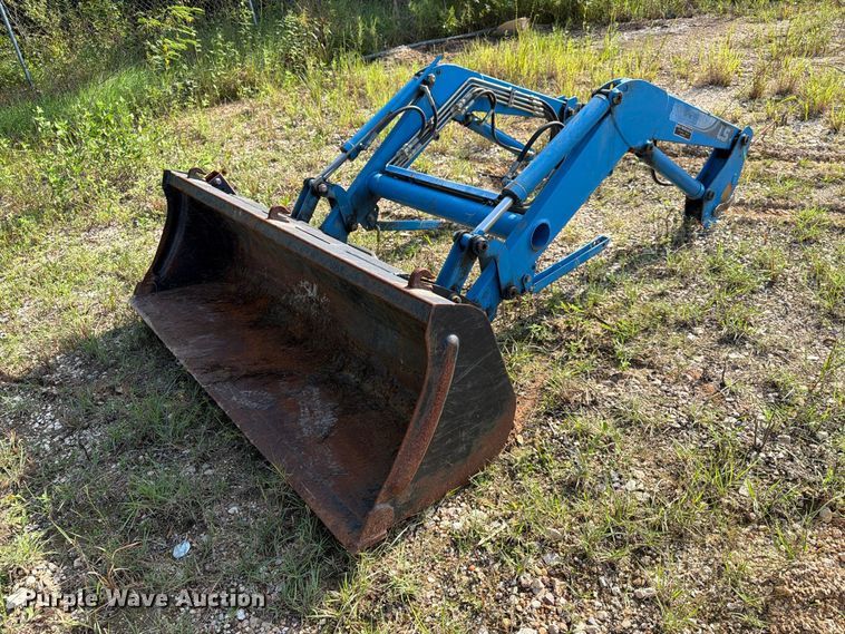 image for item EA7369 2013 LS XR4040 MFWD tractor
