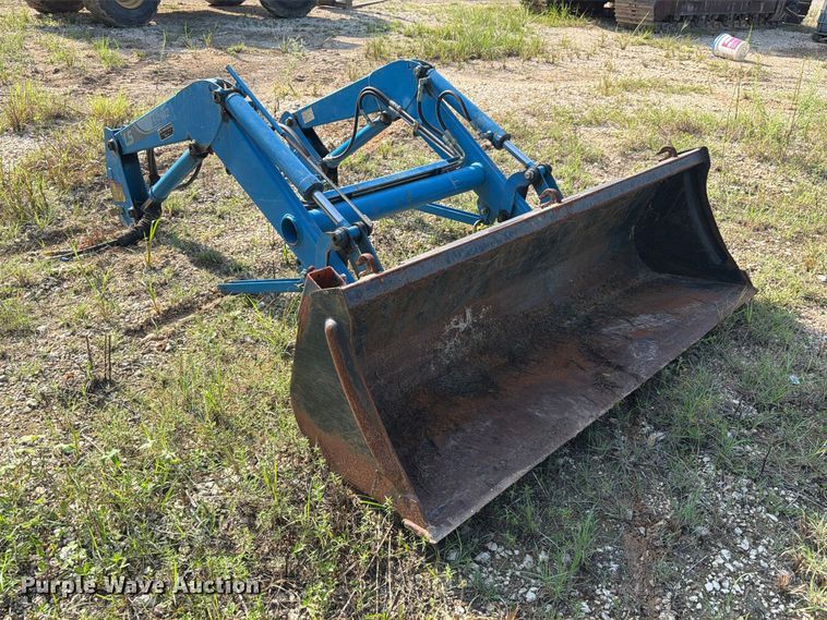 image for item EA7369 2013 LS XR4040 MFWD tractor