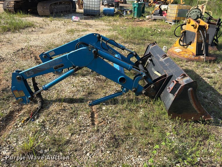 image for item EA7369 2013 LS XR4040 MFWD tractor