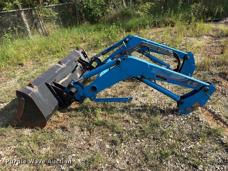 image for item EA7369 2013 LS XR4040 MFWD tractor