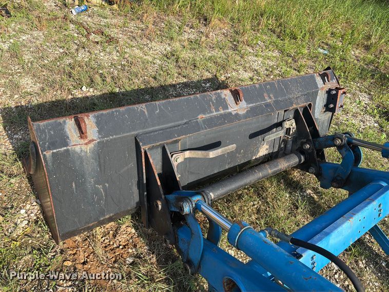 image for item EA7369 2013 LS XR4040 MFWD tractor