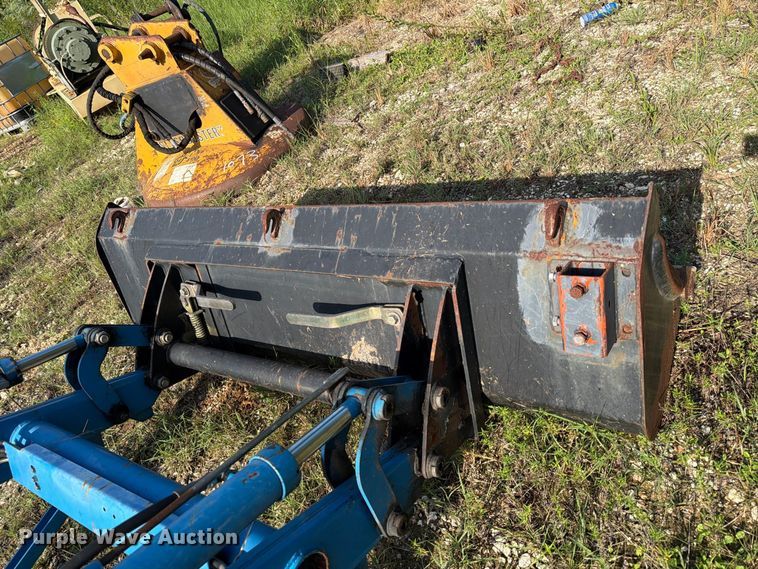 image for item EA7369 2013 LS XR4040 MFWD tractor