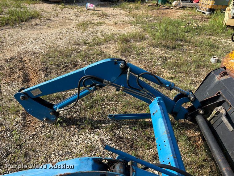 image for item EA7369 2013 LS XR4040 MFWD tractor