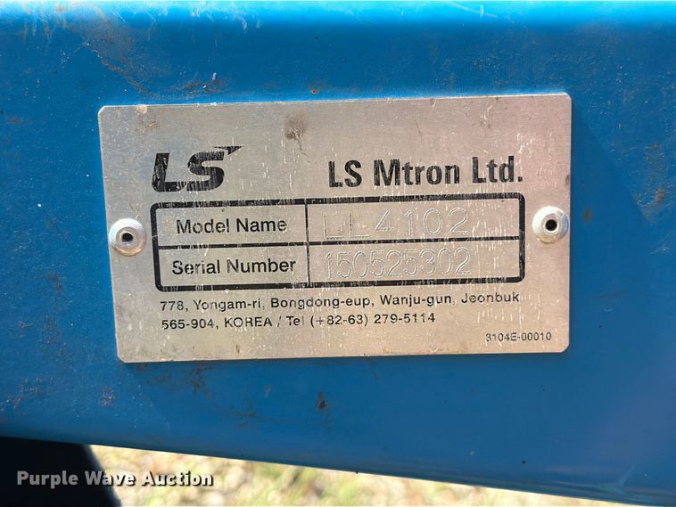 image for item EA7369 2013 LS XR4040 MFWD tractor