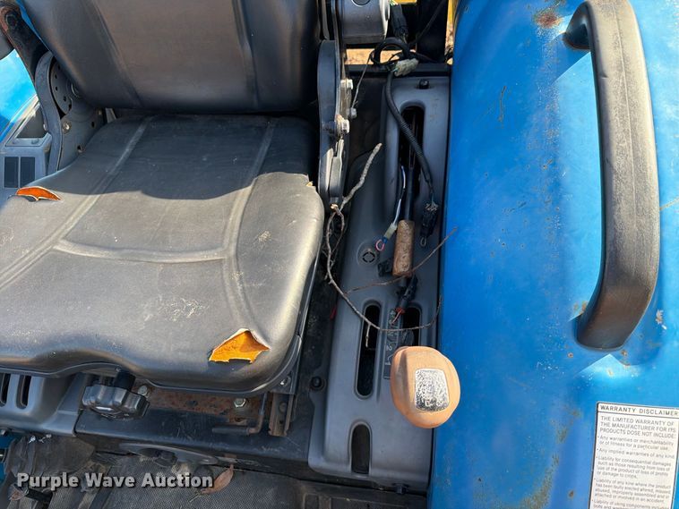 image for item EA7369 2013 LS XR4040 MFWD tractor