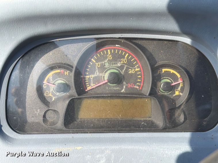 image for item EA7369 2013 LS XR4040 MFWD tractor