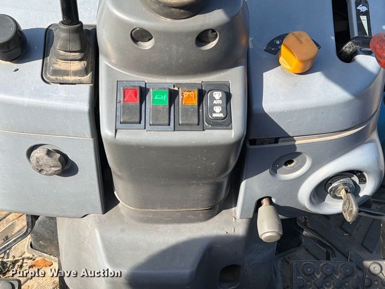 image for item EA7369 2013 LS XR4040 MFWD tractor