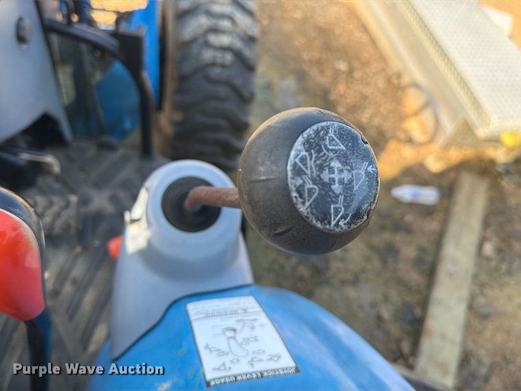 image for item EA7369 2013 LS XR4040 MFWD tractor