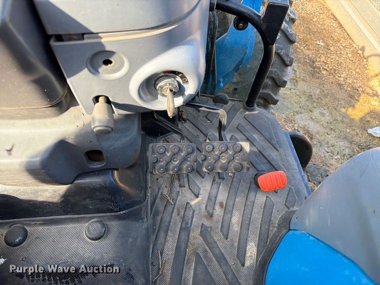 image for item EA7369 2013 LS XR4040 MFWD tractor