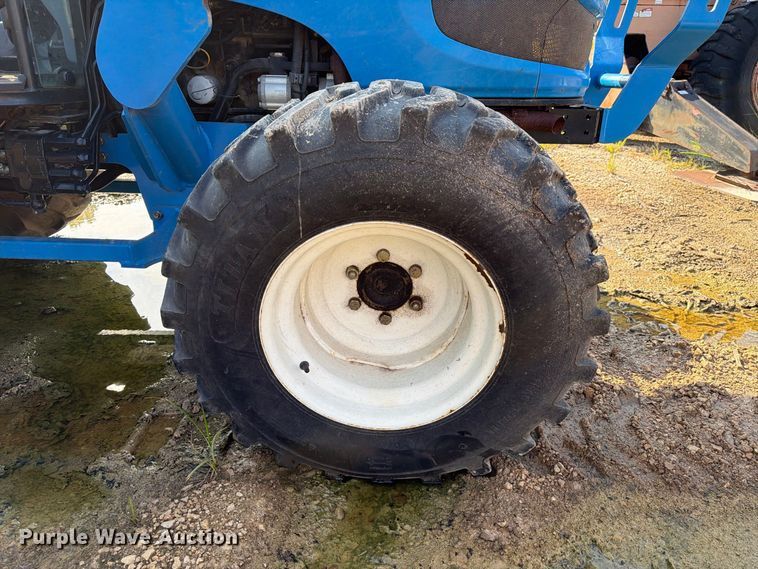 image for item EA7369 2013 LS XR4040 MFWD tractor