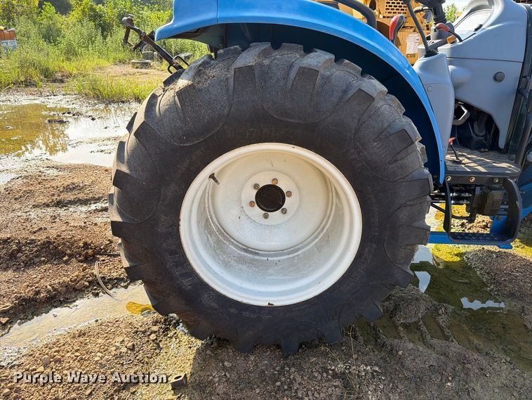 image for item EA7369 2013 LS XR4040 MFWD tractor