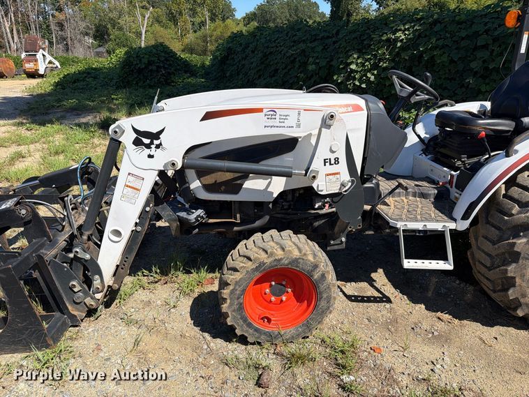 image for item EF1383 2022 Bobcat CT2040 MFWD tractor