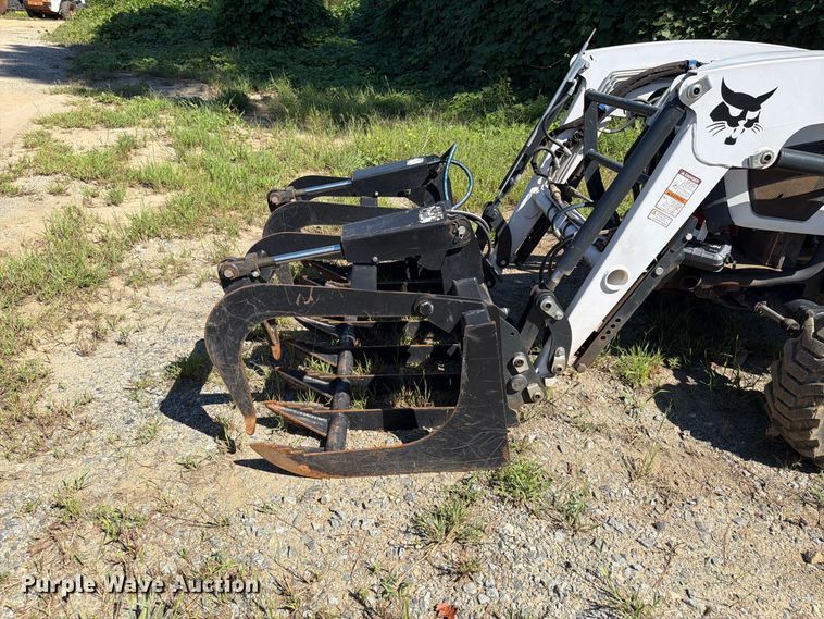 image for item EF1383 2022 Bobcat CT2040 MFWD tractor