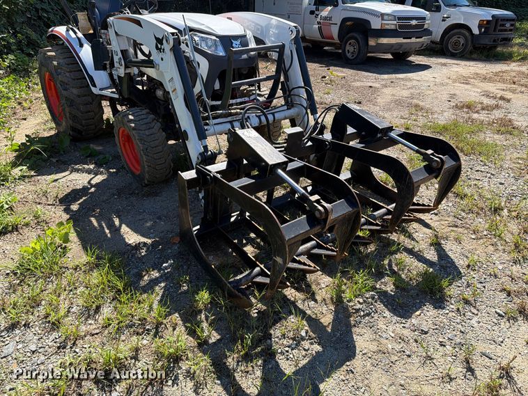 image for item EF1383 2022 Bobcat CT2040 MFWD tractor