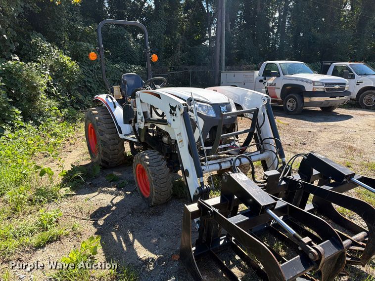 image for item EF1383 2022 Bobcat CT2040 MFWD tractor