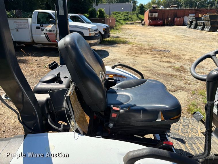 image for item EF1383 2022 Bobcat CT2040 MFWD tractor
