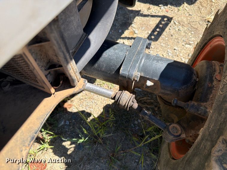 image for item EF1383 2022 Bobcat CT2040 MFWD tractor