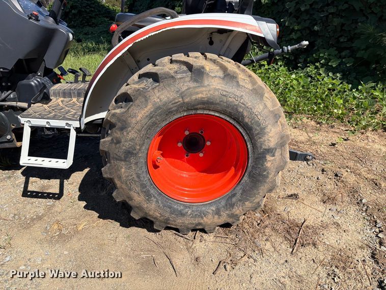 image for item EF1383 2022 Bobcat CT2040 MFWD tractor