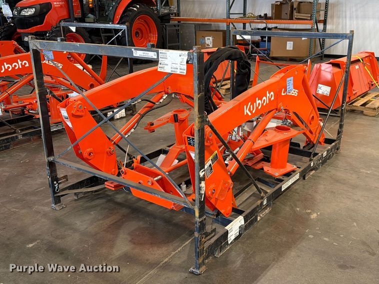 image for item EP3034 Kubota LA555 loader