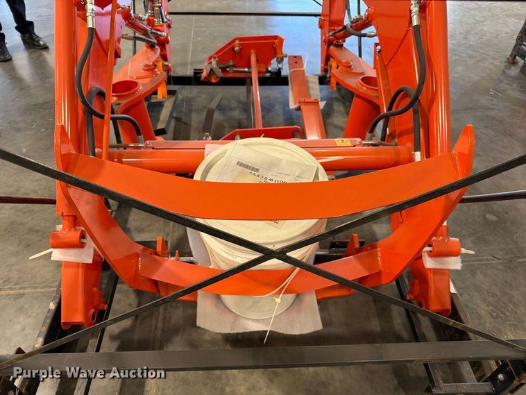 image for item EP3034 Kubota LA555 loader