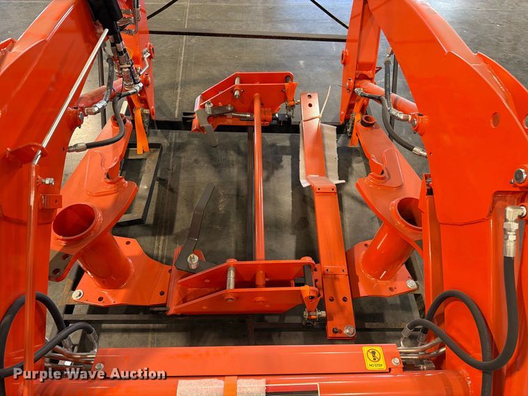 image for item EP3034 Kubota LA555 loader