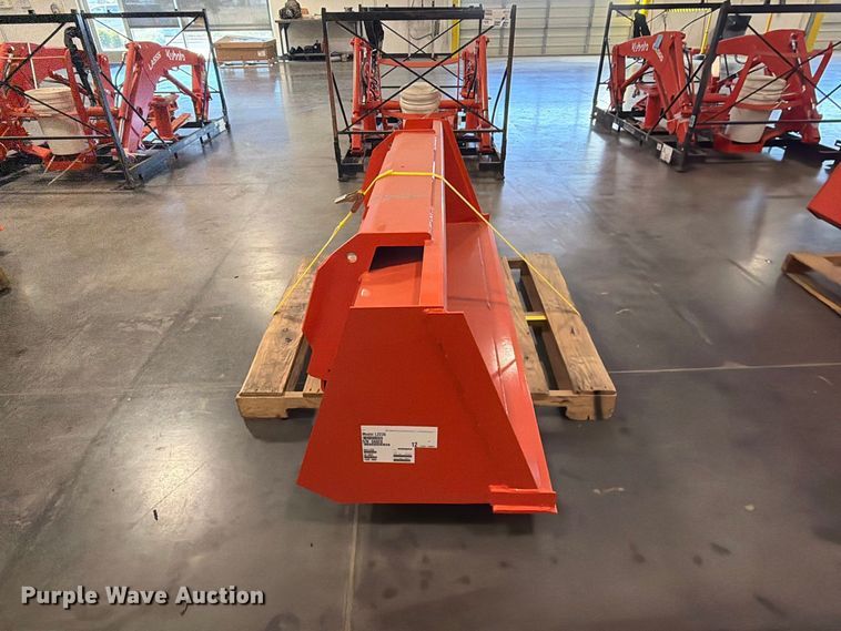 image for item EP3034 Kubota LA555 loader