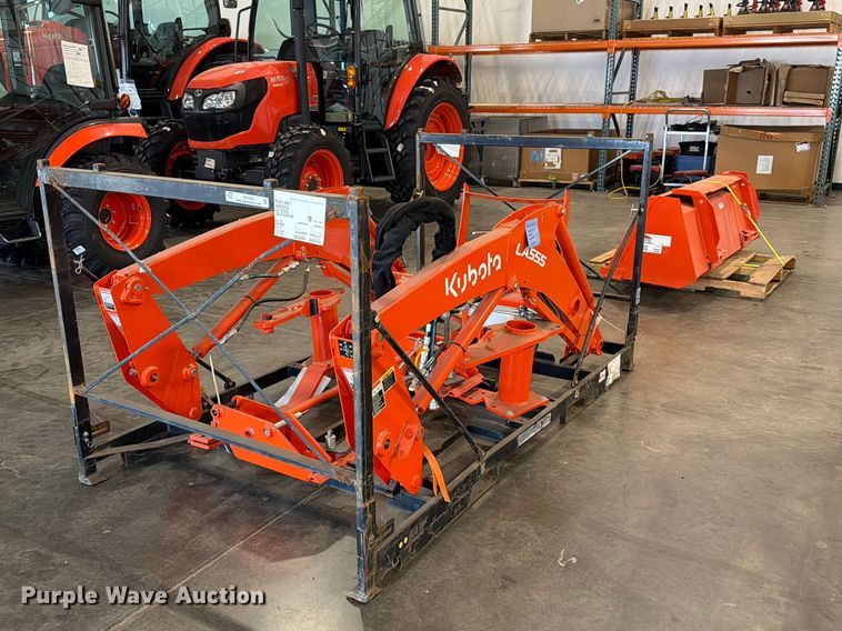 image for item EP3035 Kubota LA555 loader