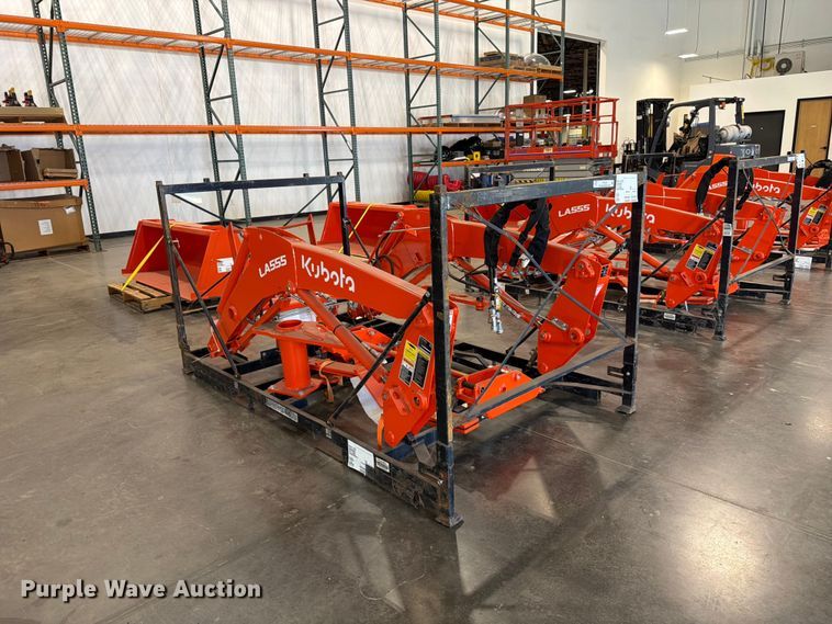image for item EP3035 Kubota LA555 loader