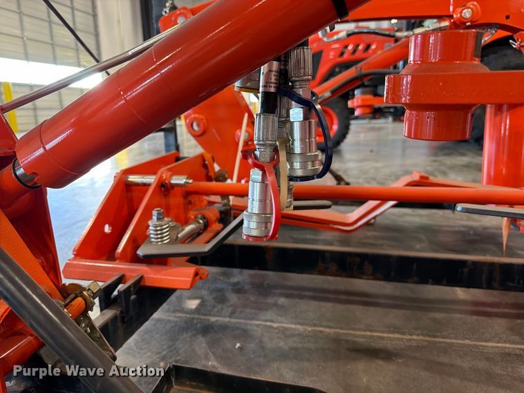 image for item EP3035 Kubota LA555 loader