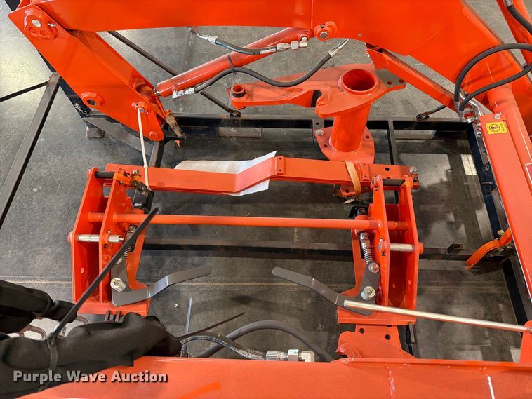 image for item EP3035 Kubota LA555 loader