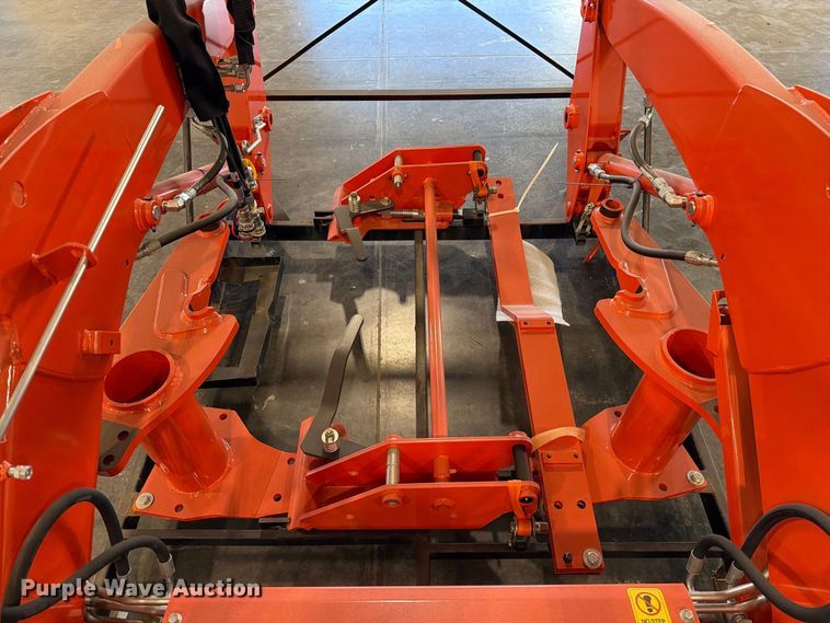 image for item EP3035 Kubota LA555 loader
