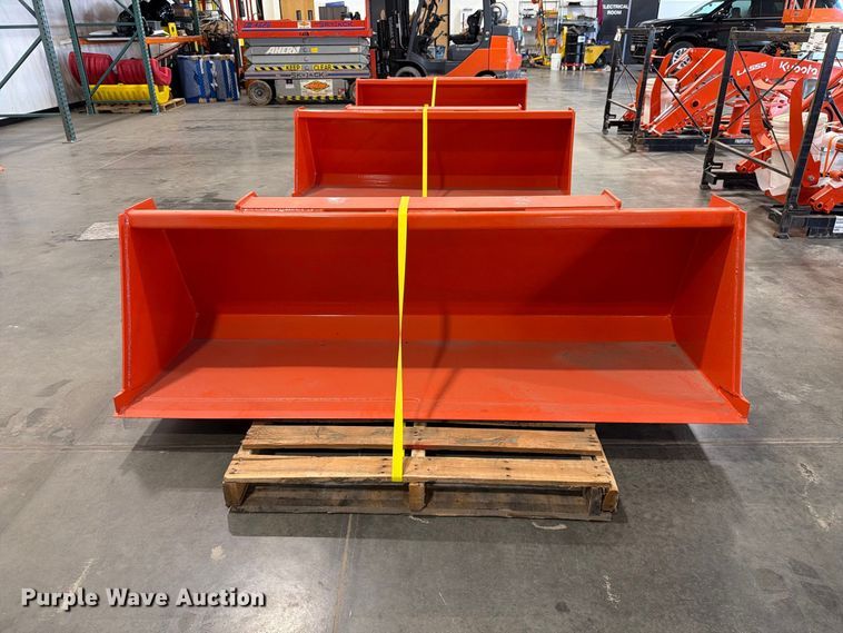 image for item EP3035 Kubota LA555 loader