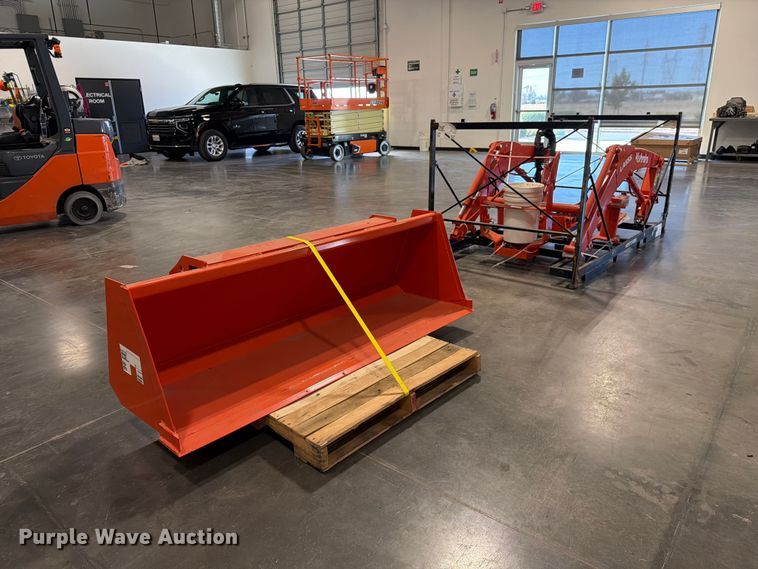 image for item EP3036 Kubota LA555 loader