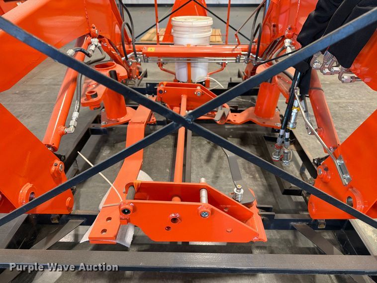 image for item EP3036 Kubota LA555 loader