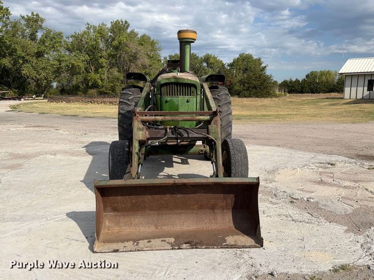 image for item EP7638 1964 John Deere 4020 tractor