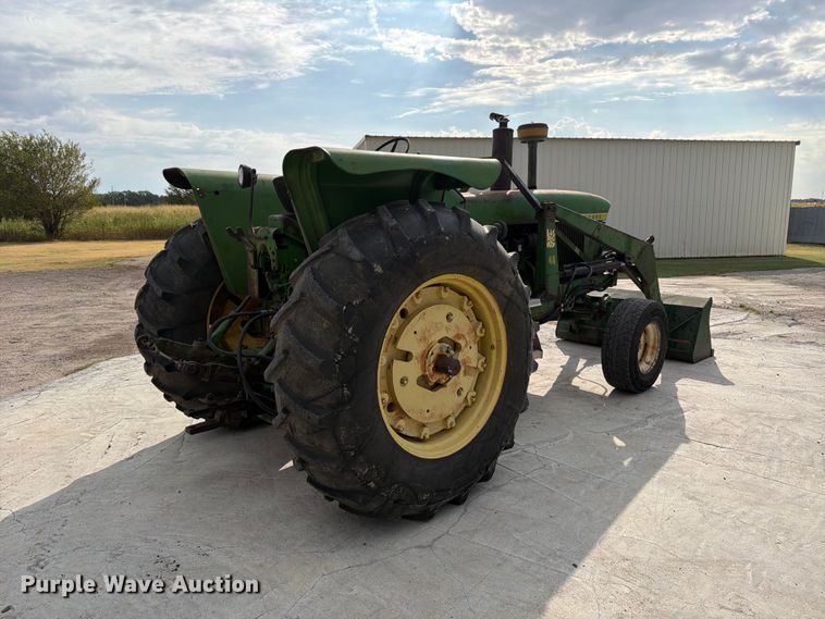 image for item EP7638 1964 John Deere 4020 tractor