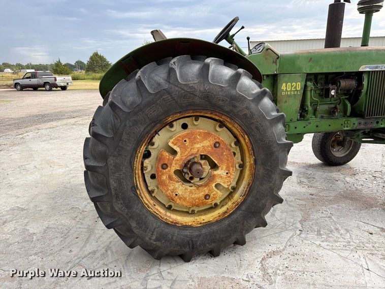 image for item EP7639 1966 John Deere 4020 tractor