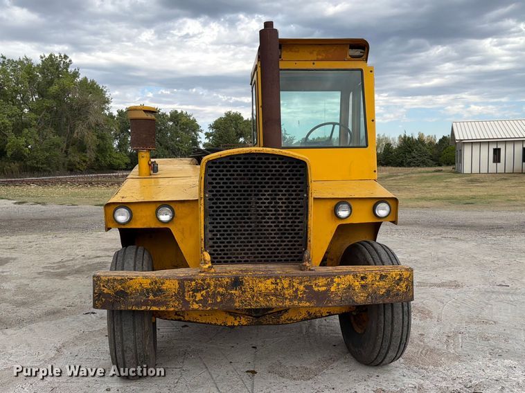 image for item EP7642 1963 John Deere 5010 tractor