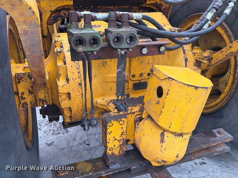image for item EP7642 1963 John Deere 5010 tractor