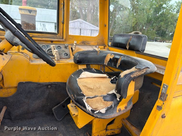 image for item EP7642 1963 John Deere 5010 tractor