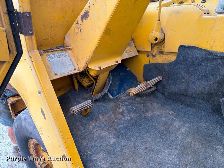 image for item EP7642 1963 John Deere 5010 tractor