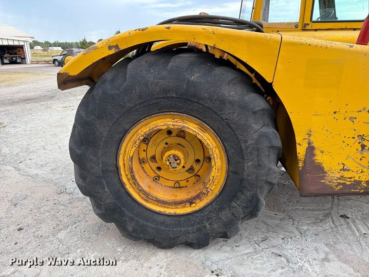 image for item EP7642 1963 John Deere 5010 tractor