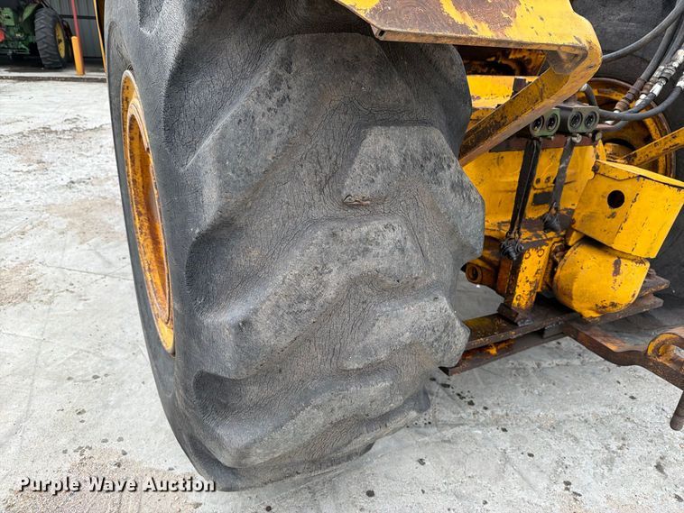 image for item EP7642 1963 John Deere 5010 tractor