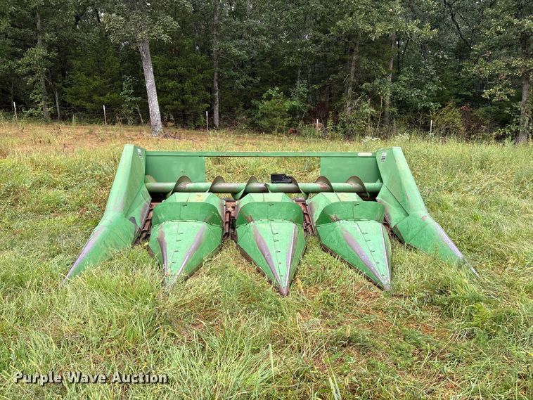 image for item ER3317 John Deere 444 corn head