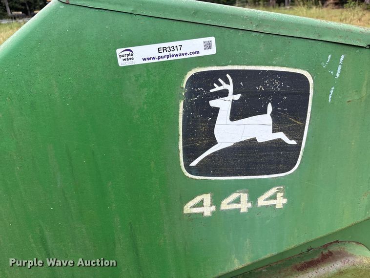 image for item ER3317 John Deere 444 corn head