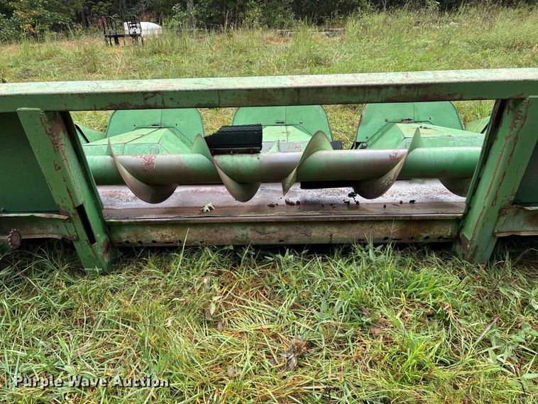 image for item ER3317 John Deere 444 corn head