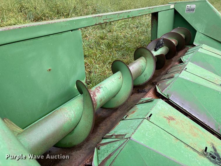 image for item ER3317 John Deere 444 corn head