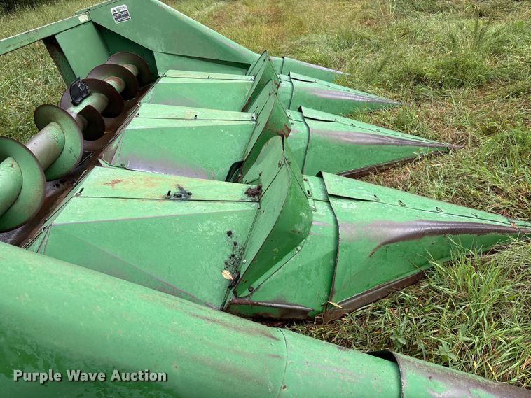image for item ER3317 John Deere 444 corn head