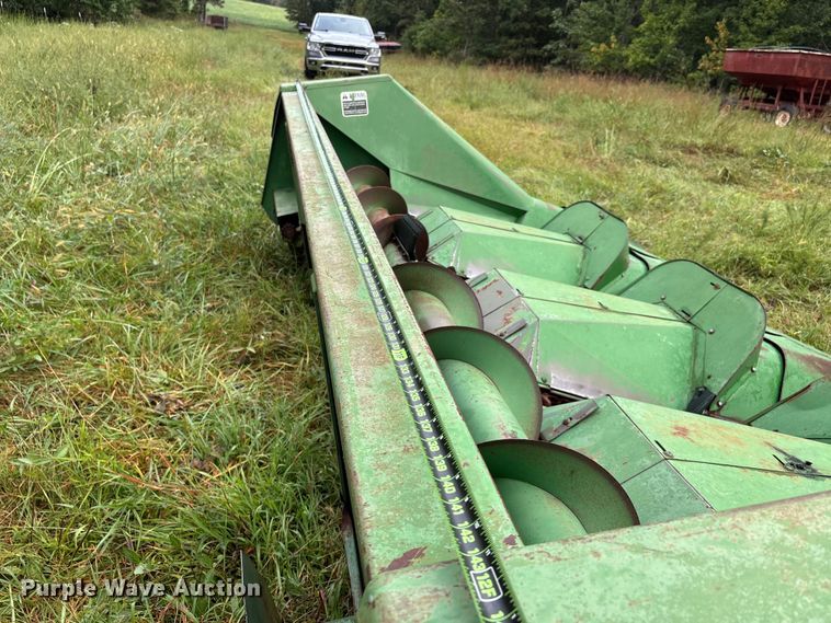 image for item ER3317 John Deere 444 corn head